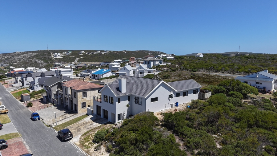 4 Bedroom Property for Sale in Struisbaai Western Cape